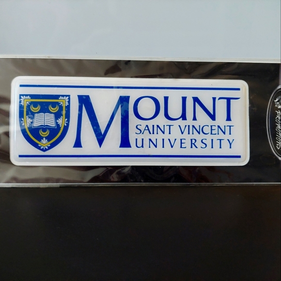 Mount Saint Vincent University car decal - Picture 2 of 5